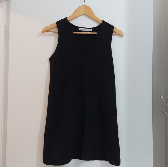 Bishop + young Sleevless Black Mini Dress - Picture 1 of 4